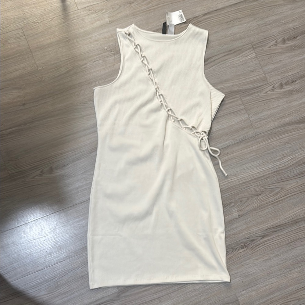 Elegant Cream Sleeveless Dress